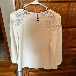 White lace sleeve blouse
